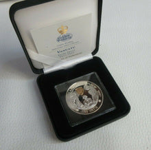 Load image into Gallery viewer, UK 1997 £5 ROYAL MINT QEII &amp; PRINCE PHILIP GOLDEN WEDDING SILVER PROOF box &amp; COA
