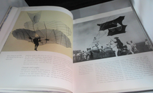 Load image into Gallery viewer, 2004 THE HISTORY OF FLIGHT DAVID SIMONS &amp; THOMAS WITHINGTON HARDBACK BOOK
