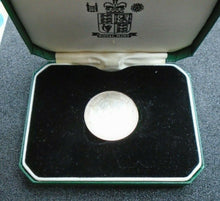 Load image into Gallery viewer, Royal Mint SILVER National Trust brooch with oak leaves in original RM box
