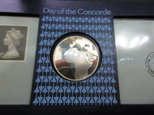 Load image into Gallery viewer, 1976 Day of the Concorde Hallmarked 1oz 22CT GOLD ON Silver MEDAL JOHN PINCHES
