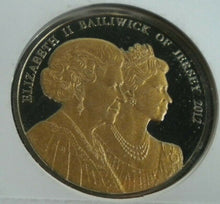 Load image into Gallery viewer, 2012 HM QUEEN ELIZABETH II DIAMOND JUBILEE BUNC GOLD PLATED £5 COIN COVER PNC
