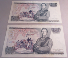 Load image into Gallery viewer, 1973 PAGE FIVE POUND £5 NOTES AUGUST 1973 7 CONSECUTIVE RUN UNC
