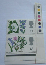 Load image into Gallery viewer, 1966 FLOWERS 4d 6 STAMPS MNH WITH TRAFFIC LIGHTS &amp; CLEAR FRONTED STAMP HOLDER
