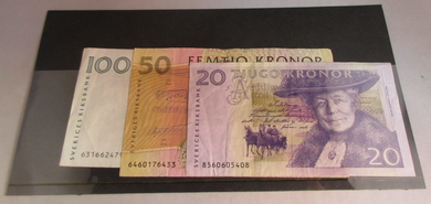 2000 SWEDEN KRONOR BANKNOTES 20 50 & 100 IN CLEAR FRONTED HOLDER