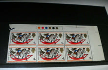 Load image into Gallery viewer, 1968 HAPPY CHRISTMAS 4d 6 STAMPS MNH INCLUDES TRAFFIC LIGHTS
