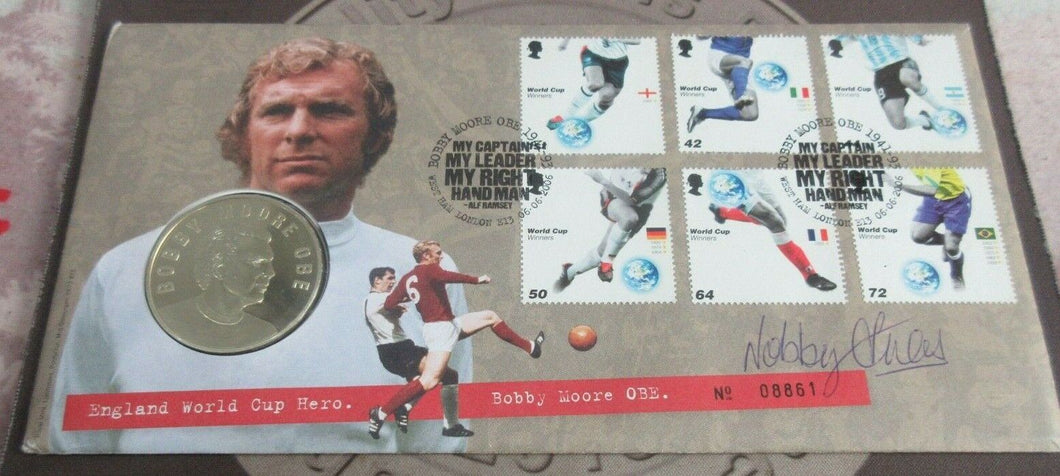 1966-2006 BOBBY MOORE ENGLAND WORLD CUP HERO MEDAL COVER SIGNED BY NOBBY STILES