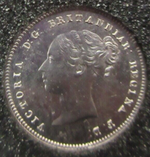 Load image into Gallery viewer, 1853 VICTORIA SILVER MAUNDY MONEY 4D YOUNG HEAD FOUR PENCE BOX &amp; COA - VERY RARE
