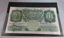 Load image into Gallery viewer, 1955 O&#39;BRIEN £1 ONE POUND BANK NOTES CONSECUTIVE RUN 5 NOV 1955 R02K 177337-41
