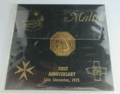 1975 MALTA COAT OF ARMS FIRST ANNIVERSARY BUNC 25 CENTS COIN WITH INFO CARD