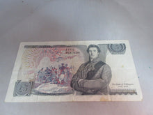 Load image into Gallery viewer, 1988 GILL QEII FIVE POUND £5 NOTE MARCH 1988 EF RE82 792699
