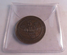 Load image into Gallery viewer, 1895 SWEDEN 5 ORE BRONZE UNC MINOR EDGE KNOCK PRESENTED IN CLEAR FLIP
