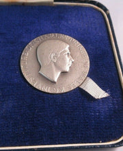 Load image into Gallery viewer, Investiture of Prince Charles 1969 3 Silver Medal Set John Pinches In Box
