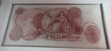 Load image into Gallery viewer, 1967 BANK OF ENGLAND J S FFORDE GEM MINT 10 SHILLING BANK NOTE DO2N 028462 PACK
