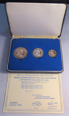 MEDALS COMMEMORATING THE 150TH ANNIVERSARY OF THE BIRTH OF QUEEN VICTORIA .999