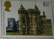 Load image into Gallery viewer, 1978 HOLYROODHOUSE 10 1/2p BLOCK OF 10 STAMPS MNH &amp; TRAFFIC LIGHTS
