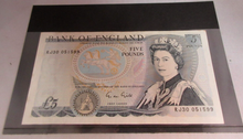 Load image into Gallery viewer, 1988 GILL QEII FIVE POUND £5 NOTE MARCH 1988 UNC RJ30 051599
