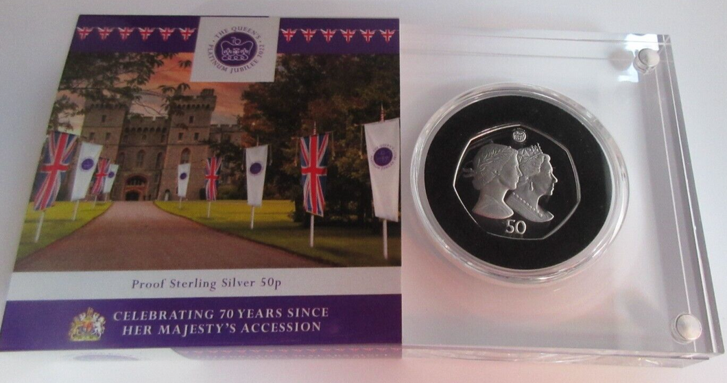 2022 CELEBRATING 70 YEARS SINCE HM ACCESSION SILVER PROOF 50P CLEAR DISPLAY CASE