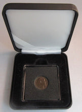 Load image into Gallery viewer, 1903 EDWARD VII DARKENED BRONZE FARTHING EF-UNC IN QUADRANT CAPSULE &amp; BOX
