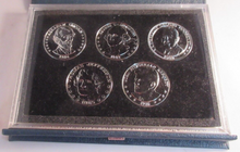 Load image into Gallery viewer, AMERICAN PRESIDENTS ANNIVERSARY MEDALLION SET  5 MEDALS IN ROYAL MINT BLUE BOOK
