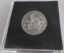 Load image into Gallery viewer, 1940 KING GEORGE VI BARE HEAD .500 SILVER ENG ONE SHILLING COIN IN QUAD CAPSULE
