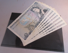 Load image into Gallery viewer, 1973 PAGE FIVE POUND £5 NOTES AUGUST 1973 7 CONSECUTIVE RUN UNC
