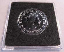 Load image into Gallery viewer, 2019 4 MINUTE MILE QEII BUNC 50P FIFTY PENCE COIN WITH QUAD CAPSULE &amp; COA
