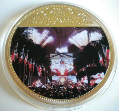 1952-2012 THE DIAMOND JUBILEE OF HER MAJESTY THE QUEEN LARGE GOLD PLATED MEDAL