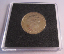 Load image into Gallery viewer, 2009 QUEEN ELIZABETH II SHIELD £1 ONE POUND COIN WITH QUAD CAPSULE
