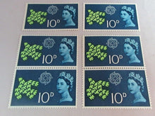 Load image into Gallery viewer, 1961 QUEEN ELIZABETH II 17 X PRE DECIMAL STAMPS MNH IN STAMP HOLDER
