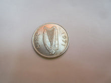 Load image into Gallery viewer, 1971 Ireland EIRE 5 PENCE Coin reverse BULL obverse Harp BUNC
