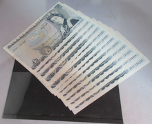 Load image into Gallery viewer, 1980 SOMERSET FIVE POUND £5 NOTES JUNE 1980 12 CONSECUTIVE RUN UNC
