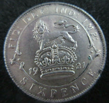 Load image into Gallery viewer, 1921 KING GEORGE V SIXPENCE COIN UNC .925 SILVER COIN QUADRANT CAPSULE AND BOX
