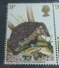 Load image into Gallery viewer, 1977 BRITISH WILDLIFE BRITISH POST OFFICE MINT STAMPS PRESENTATION PACK
