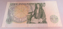 Load image into Gallery viewer, 1981 £1 BANK NOTE SOMERSET EF+ FIRST RUN AN01 763558 &amp; NOTE HOLDER
