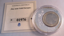 Load image into Gallery viewer, 2002 THE NEW MONEY OF EUROPE SILVER PLATED 40MM MEDALLION INSET EURO CAP &amp; COA
