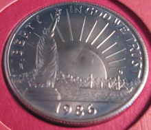 Load image into Gallery viewer, 1986 STATUE OF LIBERTY CENTENNIAL HALF DOLLAR PNC &amp; FOLDER
