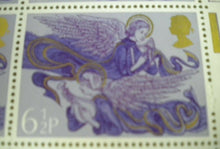 Load image into Gallery viewer, 1975 CHRISTMAS ANGELS  6 1/2P EIGHT STAMPS MNH WITH TRAFFIC LIGHTS
