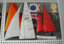 Load image into Gallery viewer, 1975 SAILING 7P BLOCK OF EIGHT STAMPS MNH WITH TRAFFIC LIGHTS
