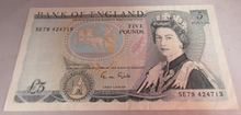 Load image into Gallery viewer, 1988 GILL QEII FIVE POUND £5 NOTE MARCH 1988 EF+ SE79 424713
