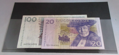 2000 SWEDEN KRONOR BANKNOTES 20  & 100 IN CLEAR FRONTED HOLDER