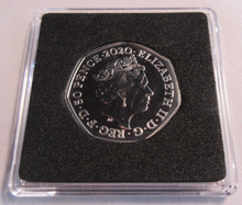 Load image into Gallery viewer, 2020 PEACE TO ALL NATIONS QEII BUNC 50P FIFTY PENCE COIN WITH QUAD CAPSULE &amp; COA
