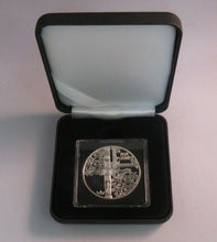 Load image into Gallery viewer, 2002 Head of State Golden Jubilee 1oz Silver Proof Alderney RM £5 Coin Box/COA
