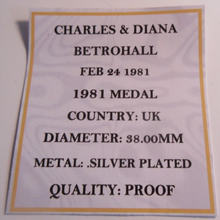 Load image into Gallery viewer, 1981 CHARLES &amp; DIANA BETROHALL SILVER PLATED PROOF MEDAL CAPSULE BOX &amp; COA
