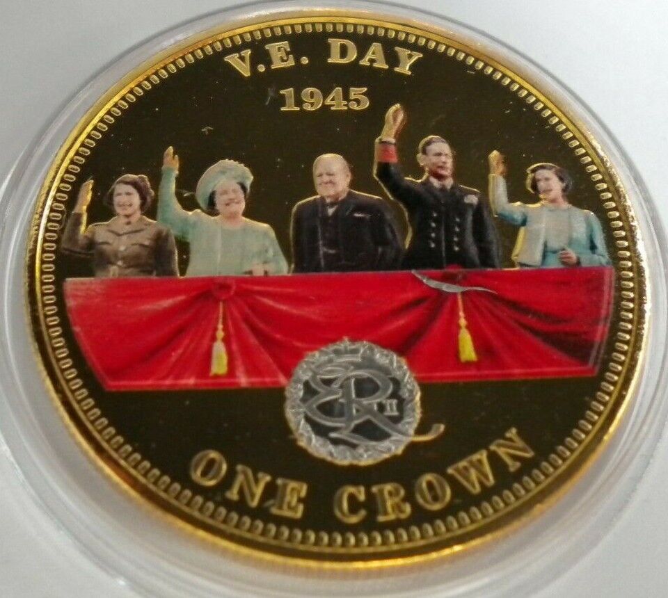 2014 QUEEN ELIZABETH II VE DAY 1945 GOLD & PLATINUM PLATED CROWN COIN & CAPSULE