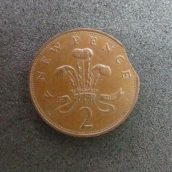 1971 2p 2 NEW PENCE CLIPED FLAN  MINT ERROR MULE FIRST YEAR OF ISSUE