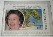 Load image into Gallery viewer, 1952-1992 QEII 40TH ANNIVERSARY OF THE ACCESSION - 5 X MALDIVES MNH STAMPS/INFO
