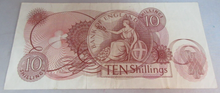 Load image into Gallery viewer, 1963 TEN SHILLINGS BANK NOTE HOLLOM EF+ 14B 541639 IN CLEAR FRONTED NOTE HOLDER
