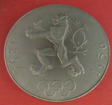 Load image into Gallery viewer, 1956 AUSTRAILIA OLYMPIC PARTICIPANT SILVER MEDAL VERY SCARCE IN ORIGINAL BOX
