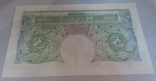 Load image into Gallery viewer, 1950 BEALE £1 ONE POUND BANK NOTE UNC MARCH 1950 K20B 131513
