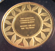 Load image into Gallery viewer, 1976 DAY OF THE CONCORDE SILVER PROOF MEDAL JOHN PINCHES
